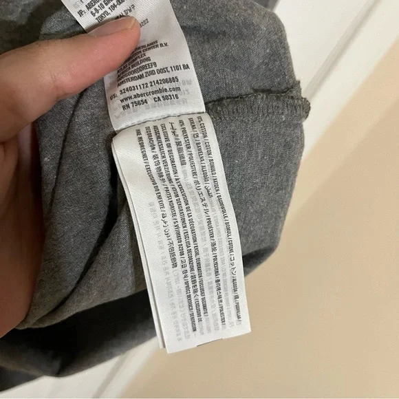 Hollister Turtle Neck Long Sleeve - Picture 2 of 5